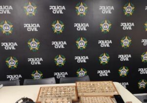 Baianos roubam R$ 100 mil em joias, mas são presos em seguida por policial civil