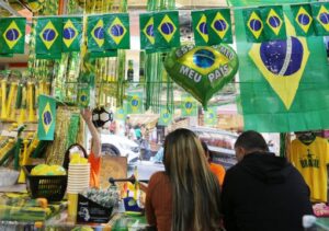 Comércio de Campos aposta no clima de Copa do Mundo para impulsionar vendas e fortalecer economia local