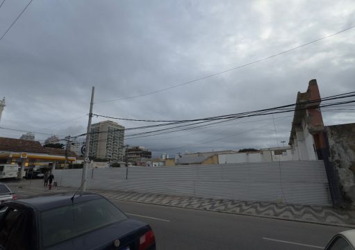 Demolição põe fim a prédio histórico no Centro de Campos Demolição põe fim a prédio histórico no Centro de Campos