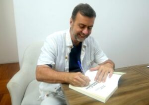 Freixo lança em Campos livro sobre crime organizado