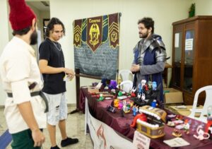 GoytaCon anuncia espaço temático de RPG em parceria com a Taverna Quasar