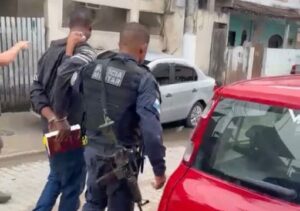 Polícia prende autor de roubo e recupera motocicleta horas após o crime