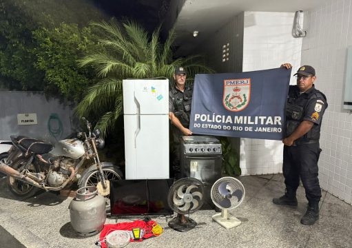 Polícia recupera eletrodomésticos e investiga roubos em área rural de Campos Polícia recupera eletrodomésticos e investiga roubos em área rural de Campos