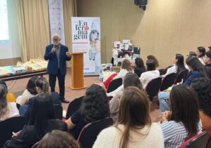 Semana da Enfermagem reúne profissionais, pesquisadores e estudantes no Hospital Dr. Beda Semana da Enfermagem reúne profissionais, pesquisadores e estudantes no Hospital Dr. Beda