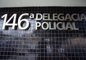 Suspeito de homicídio, chefe do tráfico é preso durante ação da polícia em CamposHomem é assassinado a tiros dentro de casa por dívida com o tráfico