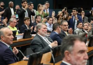 Comissão da Câmara aprova redução da maioridade penal para 16 anos