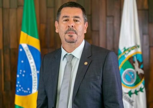 Deputado estadual Val Ceasa é alvo de operação por suposta ligação com facção criminosa no Rio Deputado estadual Val Ceasa é alvo de operação por suposta ligação com facção criminosa no Rio