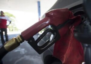 Governo inicia retirada gradual de subsídios aos combustíveis