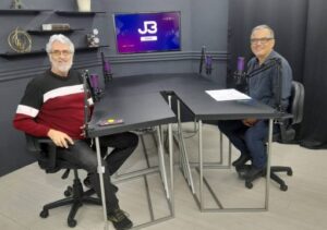 J3Cast celebra dois anos e 100 programas e traz Leonardo Vasconcelos, primeiro entrevistado