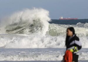 Litoral do Rio entra em alerta para ressaca com ondas de até 2,5 metros Litoral do Rio entra em alerta para ressaca com ondas de até 2,5 metros