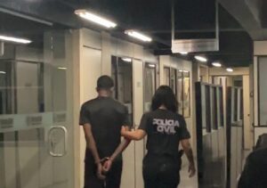 Morte de bebê em Campos: menina de 2 meses foi espancada e pai é preso como principal suspeito Morte de bebê em Campos: menina de 2 meses foi espancada e pai é preso como principal suspeito