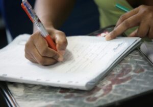 Rede estadual abre calendário de matrículas da Educação de Jovens e Adultos para o segundo semestre