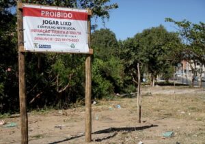 Antigo ponto de descarte irregular de lixo vira bosque no Parque Rio Branco Antigo ponto de descarte irregular de lixo vira bosque no Parque Rio Branco