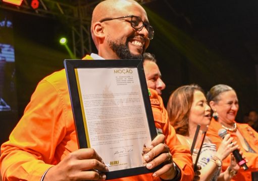 Coordenador do Sindipetro-NF, campista Serginho Borges recebe Moção de Aplausos da Alerj Coordenador do Sindipetro-NF, campista Serginho Borges recebe Moção de Aplausos da Alerj