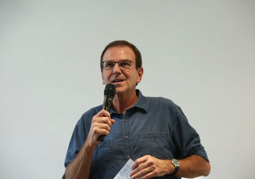 Eduardo Paes cai, mas segue disparado na liderança para governador Eduardo Paes cai, mas segue disparado na liderança para governador