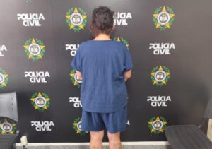 Foragida por estelionato e corrupção de menores é presa em condomínio no Pq. Rodoviário