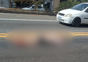 Homem morre atropelado por carreta na BR-101, próximo ao IFF Guarus, em Campos