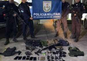 Operação prende seis, apreende adolescente e arsenal em Conceição de Macabu Operação prende seis, apreende adolescente e arsenal em Conceição de Macabu