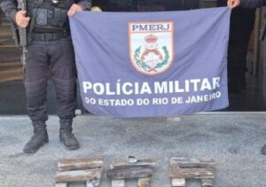 PM apreende 12 kg de maconha escondidos às margens de rio em São Fidélis