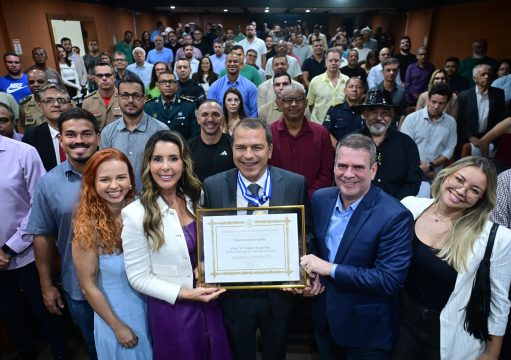 Prefeito Frederico Paes recebeu Medalha Tiradentes, da Alerj Prefeito Frederico Paes recebeu Medalha Tiradentes, da Alerj