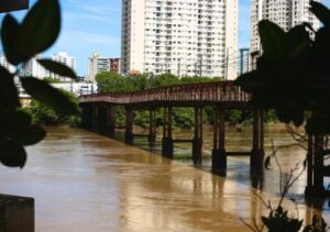 Prefeito anuncia avanço para recuperação da Ponte Barcelos Martins após contratação emergencial pelo Estado