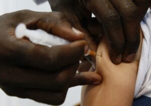 Saúde de Campos reforça vacinação contra meningite durante o inverno