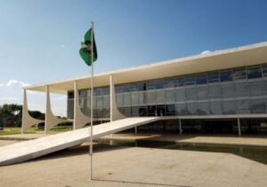 AGOSTO — Vai começar a campanha rumo ao Planalto que deve ser a mais baixa da história AGOSTO — Vai começar a campanha rumo ao Planalto que deve ser a mais baixa da história