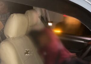Entregador de aplicativo é morto a tiros dentro de carro em Campos Entregador de aplicativo é morto a tiros dentro de carro em Campos