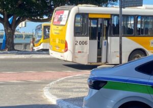 Estudantes que flagaram ato obsceno em ônibus relatam momento de susto e medo
