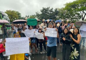 Familiares de presos protestam contra suposta transferência de Campos para o Rio; SEPPEN diz que informação é falsa