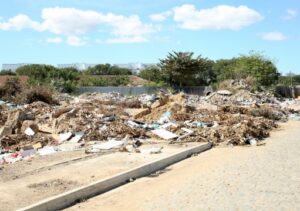 Fiscalização contra o descarte irregular de resíduos é reforçada em Campos