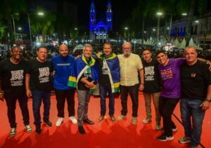 Marcha para Jesus reúne milhares de fiéis em Campos na celebração de 20 anos