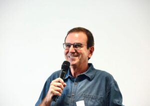 Paes lidera disputa ao Governo do Rio com quase 24% de vantagem para Douglas Ruas e Garotinho