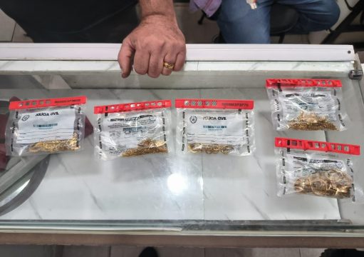 Polícia Civil faz busca de joias furtadas em joalherias de Campos Polícia Civil faz busca de joias furtadas em joalherias de Campos