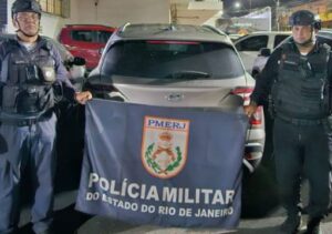 Polícia apreende carro clonado em Campos e envolvimento do veículo em ataque a tiros é investigado