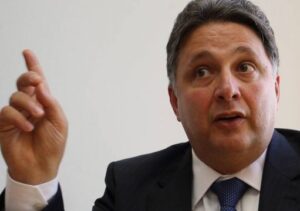 TSE concede liminar e Anthony Garotinho recupera direitos de campanha eleitoral