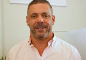 Vereador Dr. Maninho critica políticas públicas e falta de incentivo ao empresariado Vereador Dr. Maninho critica políticas públicas e falta de incentivo ao empresariado