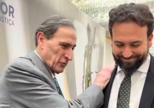 Advogado campista entre os coautores de importante obra jurídica lançada em Brasília Advogado campista entre os coautores de importante obra jurídica lançada em Brasília