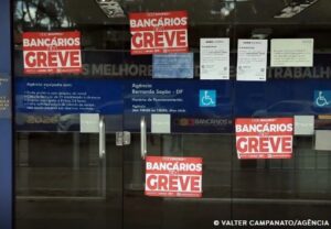 Bancários rejeitam proposta da Caixa e mantêm greve nacional