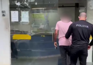 Homem ignora medida protetiva, vai à casa da ex e termina preso em Campos