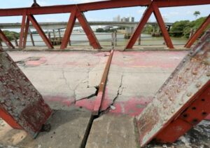 Imagens exclusivas do J3 flagram estrutura precária na Ponte Barcelos Martins