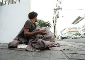 Prefeitura de Campos vai cadastrar instituições que realizam doações à população em situação de rua
