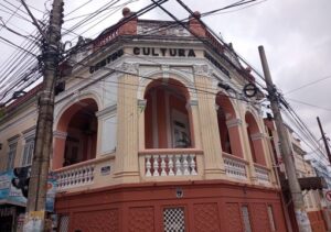 Proprietária do Centro Cultura Musical lamenta furto e relata sensação de insegurança