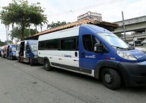 Vans e micro-ônibus do Setor C voltam a circular com cobrança de R$ 2 a mais na tarifa