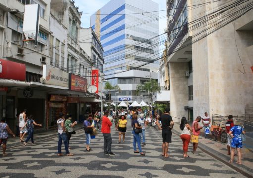 Comércio de Campos poderá funcionar no feriado do Dia do Comerciário, mas sem funcionários Comércio de Campos poderá funcionar no feriado do Dia do Comerciário, mas sem funcionários