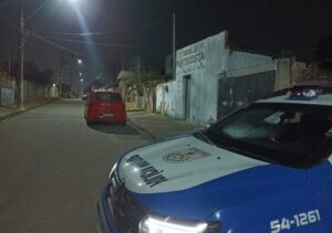 Homem é morto a tiros enquanto consertava motocicleta em Campos