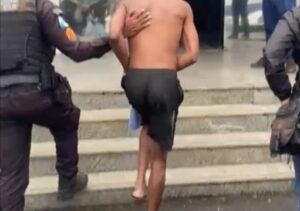 Homem é preso com pistola e 36 munições em Campos