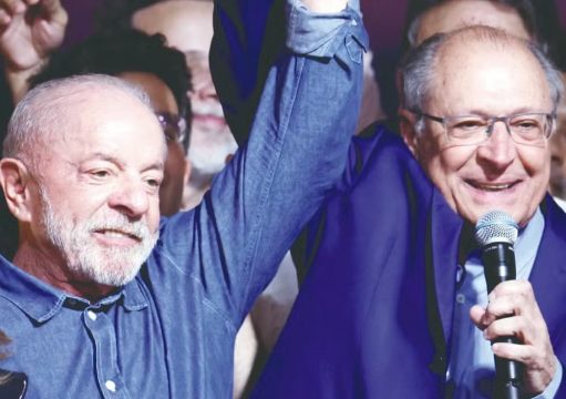 Lula vira com vitória histórica e inquestionável Lula vira com vitória histórica e inquestionável