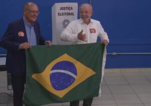 Lula vota em São Bernardo do Campo e agradece apoio dos eleitores Lula vota em São Bernardo do Campo e agradece apoio dos eleitores