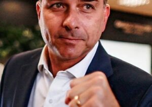 Pesquisa Prefab no RJ: Flávio Bolsonaro tem 39,8% contra 34,1% de Lula